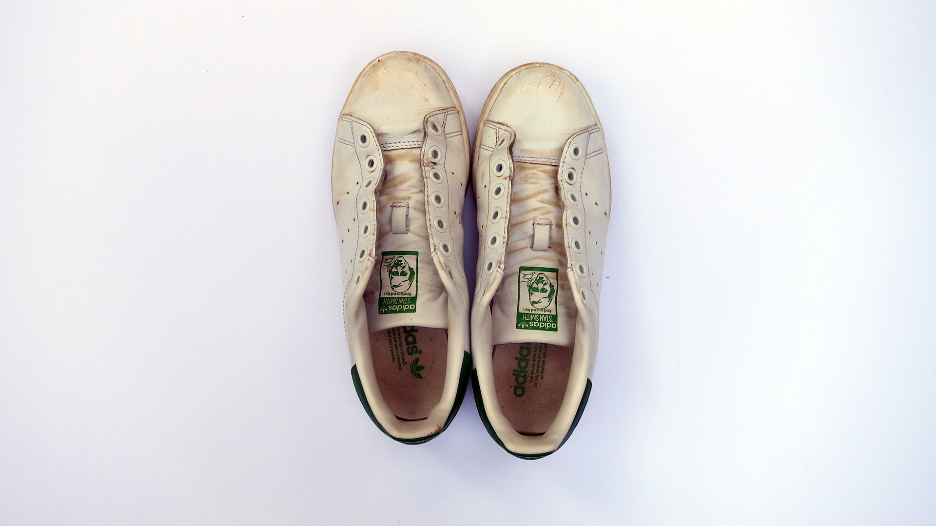 stan-smiths-before-cleaning